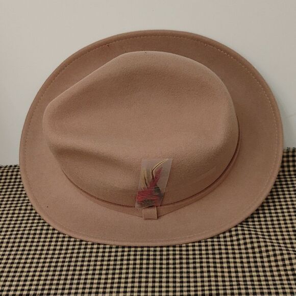 MEN'S MONTIQUE TAN 100% WOOL FELT 2 1/4" BRIM FEDORA HAT. H62 - Picture 6 of 8